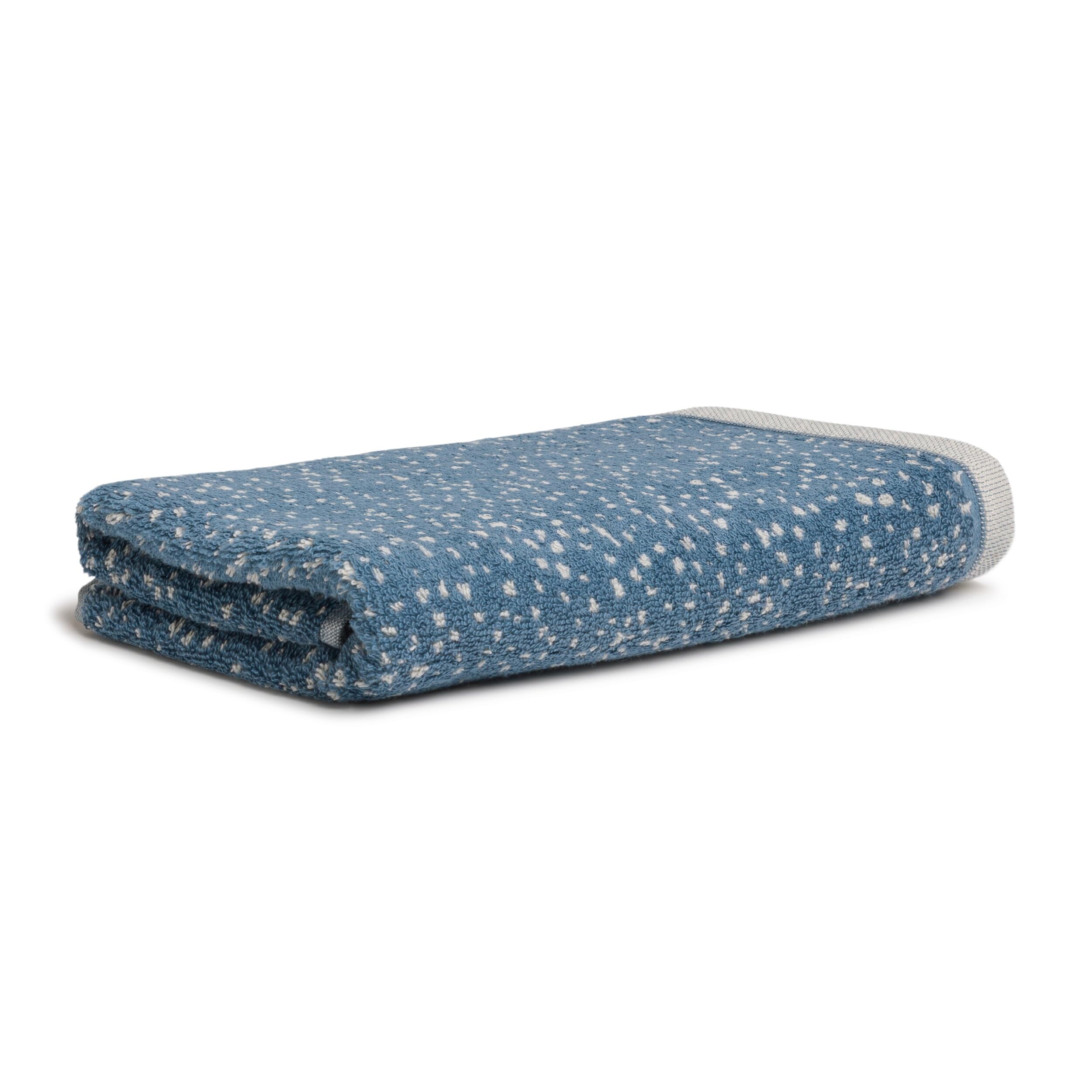 m-ve-bohemian-dreams-spots-duschtuch-67-x-140-cm-100-baumwolle-nature-steel-blue image 1