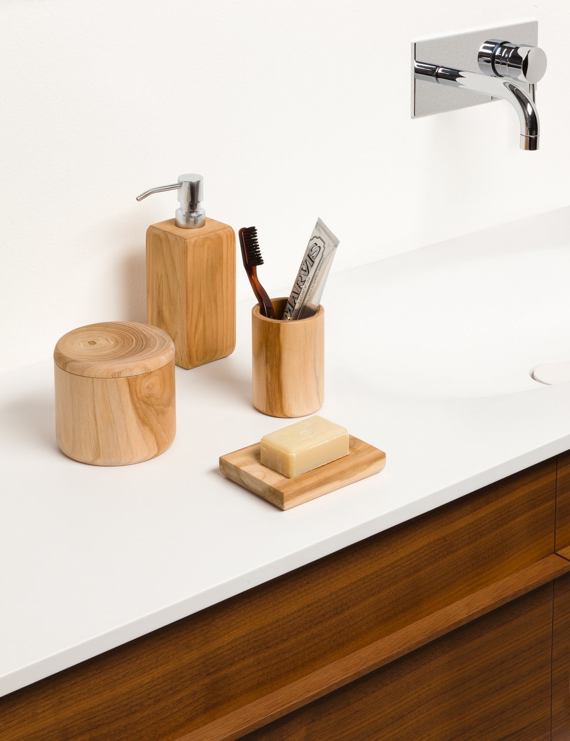 m-ve-teak-seifenschale-mit-wasserablauf-skandinavisches-design-teil-der-9-teilig image 3