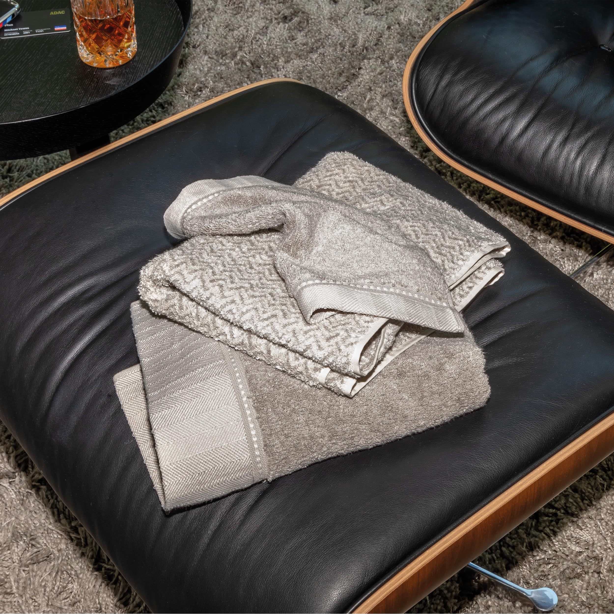 m-ve-brooklyn-uni-mit-fischgratbord-re-seiftuch-30-x-30-cm-cashmere image 4