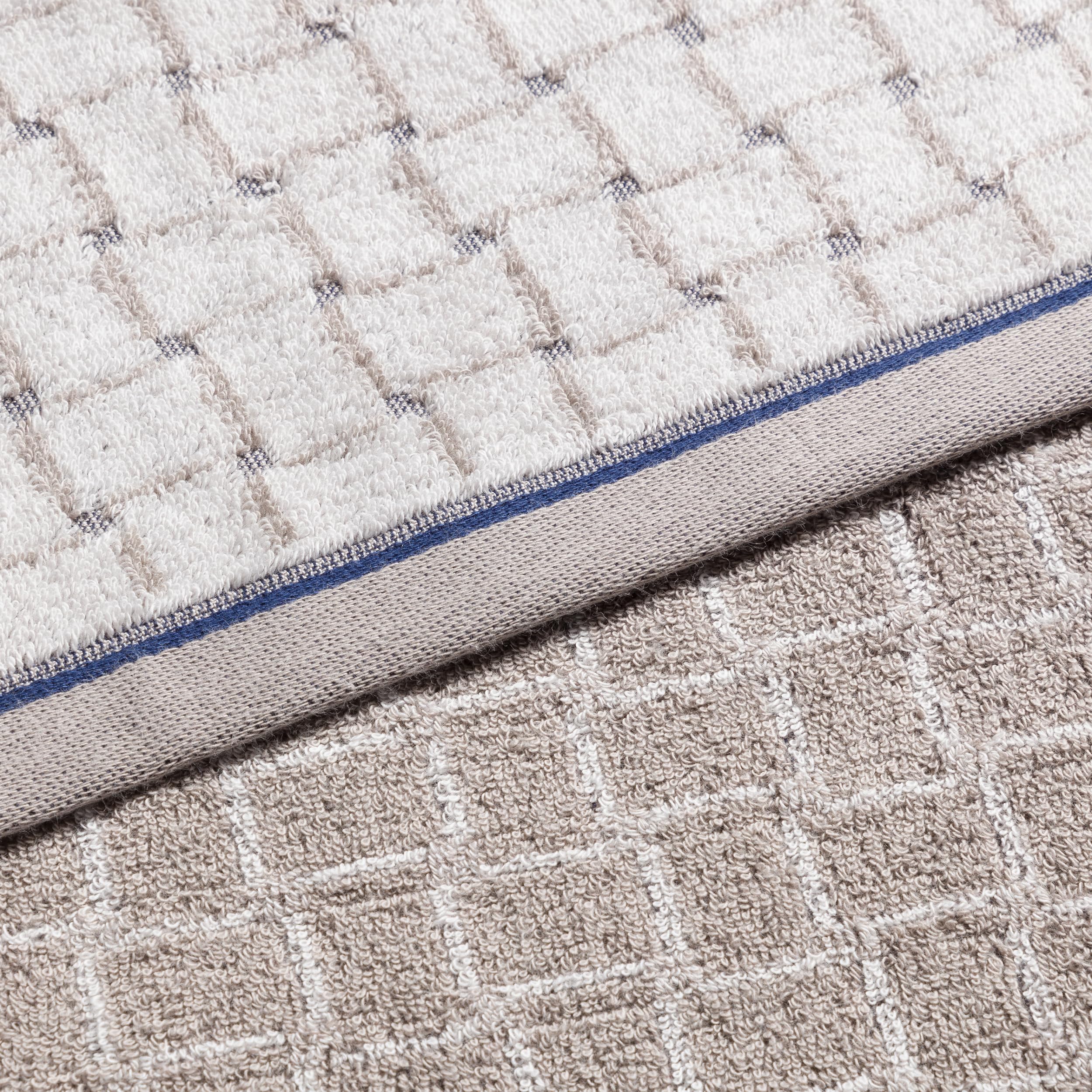 m-ve-geometric-shapes-mesh-duschtuch-67-x-140-cm-ginger-limitierte-jacquard-koll image 3