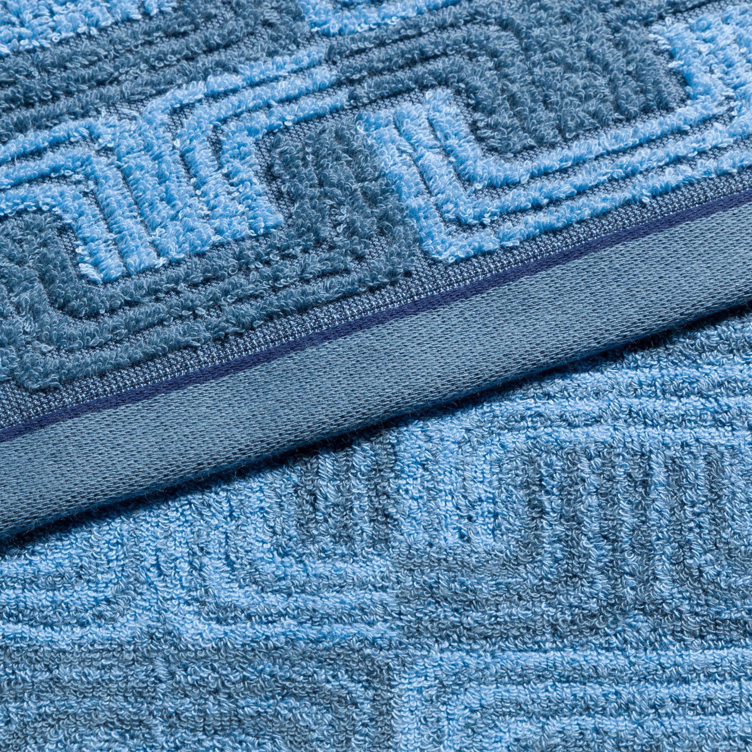 m-ve-geometric-shapes-texture-duschtuch-67-x-140-cm-steel-blue-100-baumwolle-mit image 3